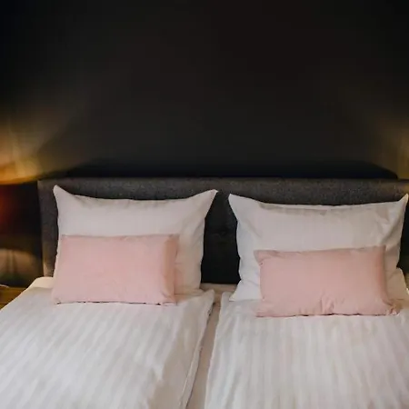 Apartment Jbhotels Deluxe 3*